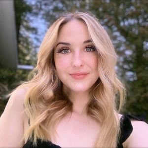 Meet your Posher, Emelia